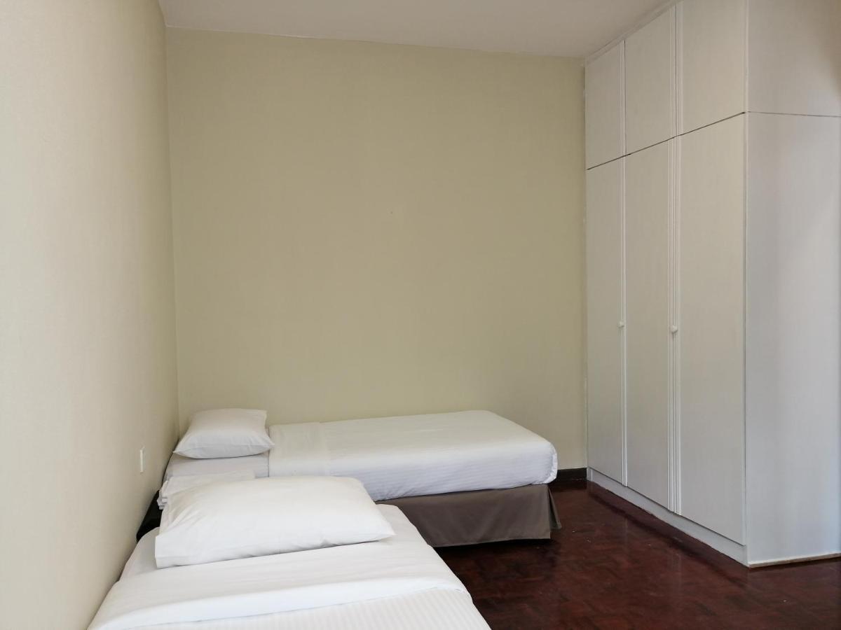 Bayu Emas Apartment By Wellington Resorts Batu Ferringhi Exterior photo